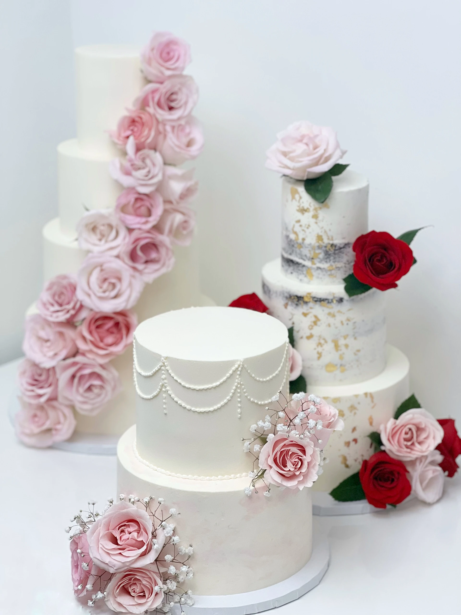 06-three-beautiful-floral-cakes